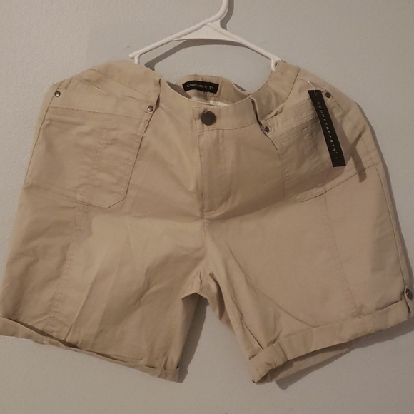 Clothes - Picture 2 of 4